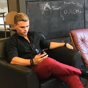 Meet your Posher, Brock